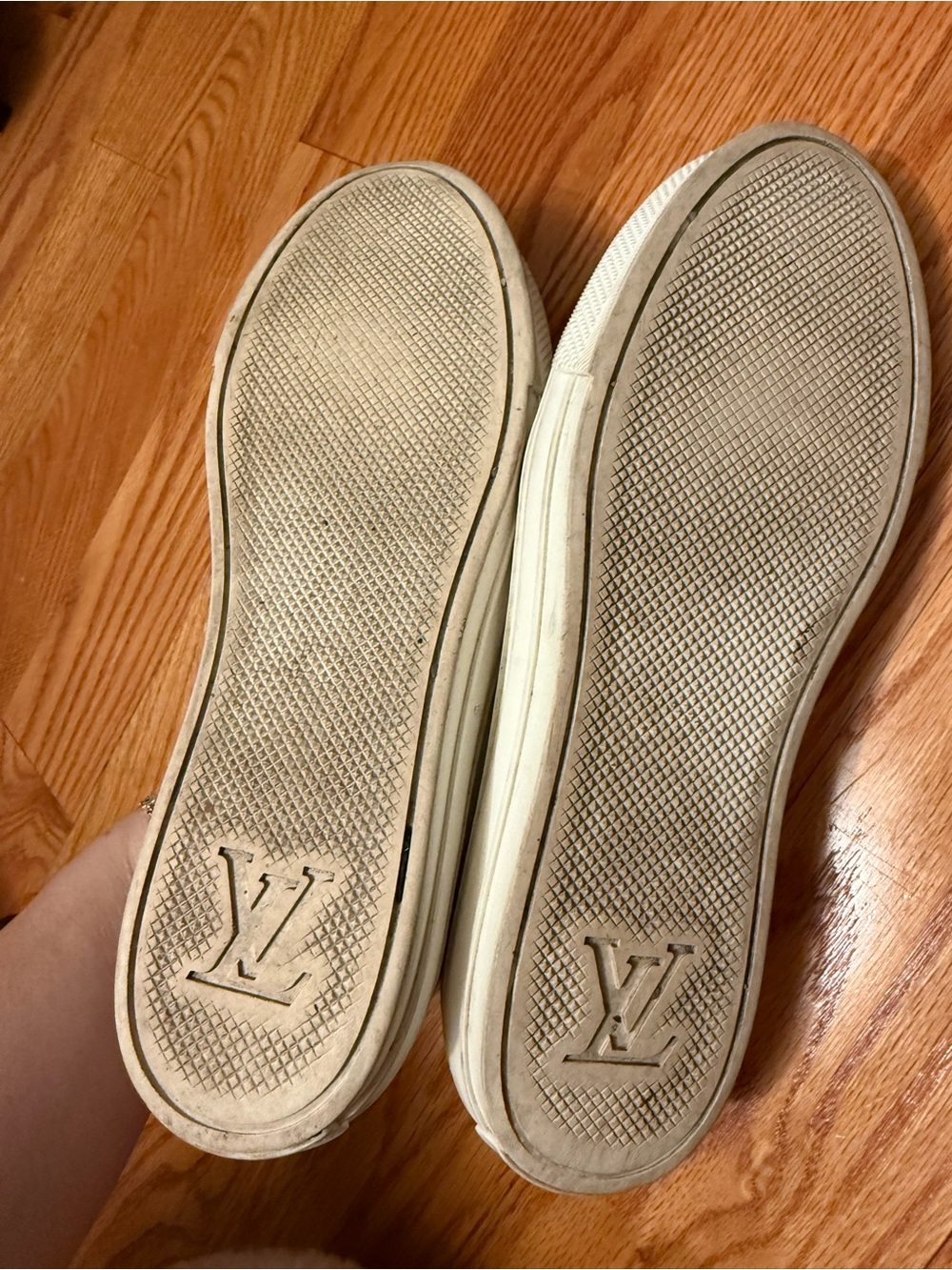 Louis Vuitton White and Gray Monogram Low-Top Sneakers - Picture 6 of 6
